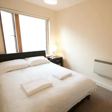 アパート Grand Canal Dock Spacious Apt. ダブリン